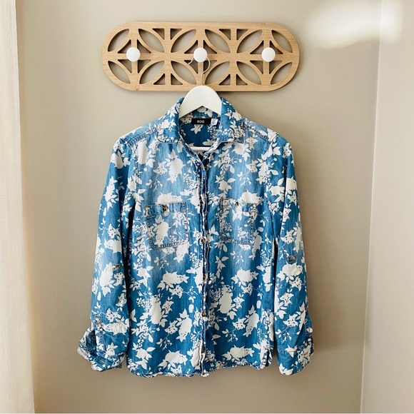 Urban Outfitters Tops - BDG by Urban Outfitters Floral Denim Button Down Shirt Blue Sz Small